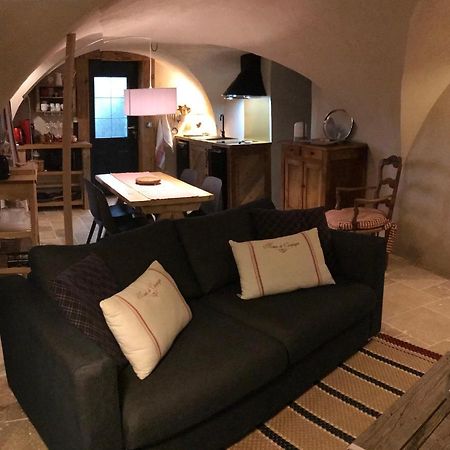 La Suite Lou Le Noyer  Bagian luar foto